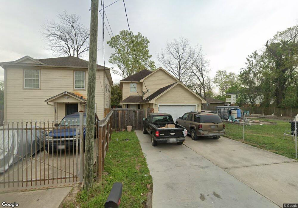 6630 Tuskegee St, Houston, TX 77091 - photo 1