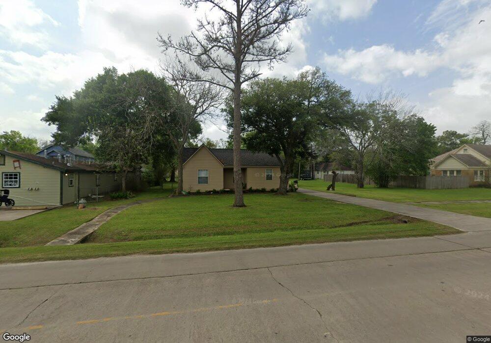 2912 6th St, Bay City, TX 77414 - photo 1