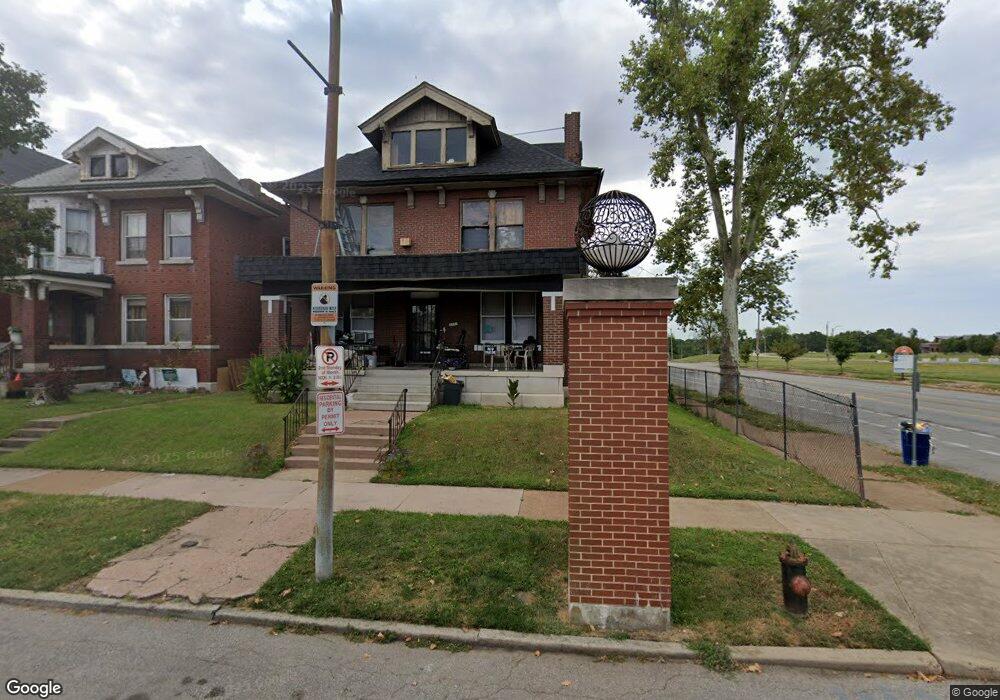 4577 Athlone Ave, Saint Louis, MO 63115 - photo 1