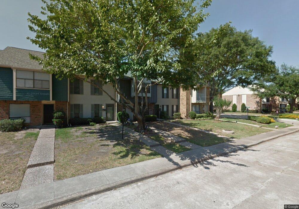 10274 Longmont Dr unit 39, Houston, TX 77042 - photo 1