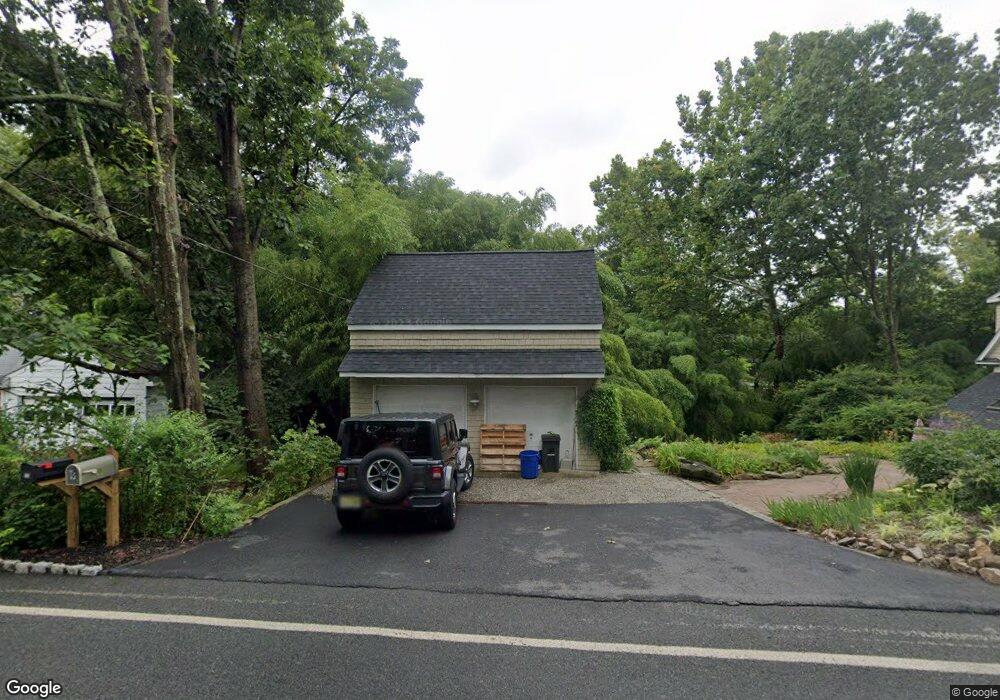 9 Roxiticus Rd, Mendham, NJ 07945 - photo 1