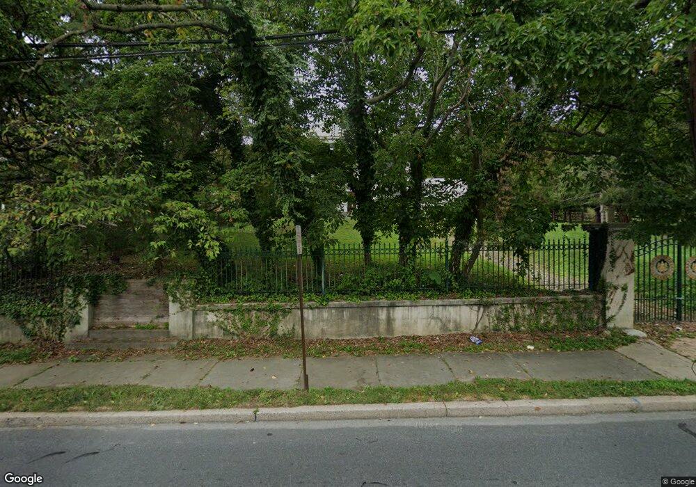 1557 Mineral Spring Rd, Reading, PA 19602 - photo 1