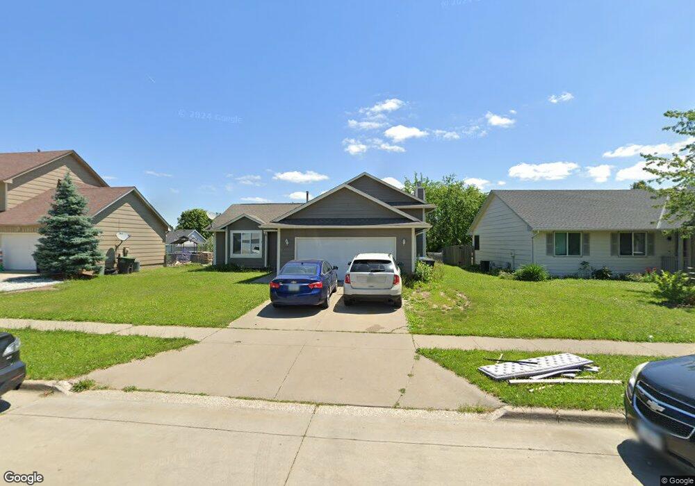 2929 Shadow Creek Ln, Des Moines, IA 50320 - photo 1