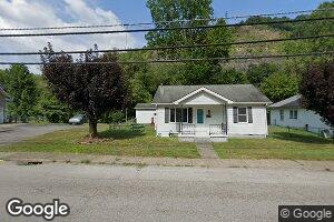 302 E McDonald Ave, Man, WV 25635