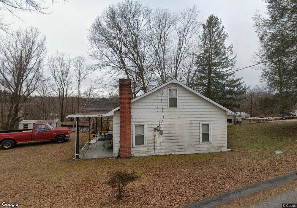 209 Oakhurst St, Hendersonville, NC 28792 - photo 1