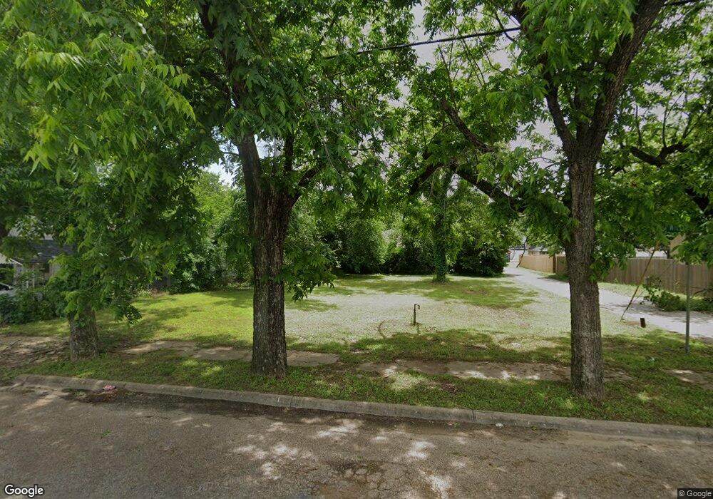 602 E Willingham St, Cleburne, TX 76031 - photo 1