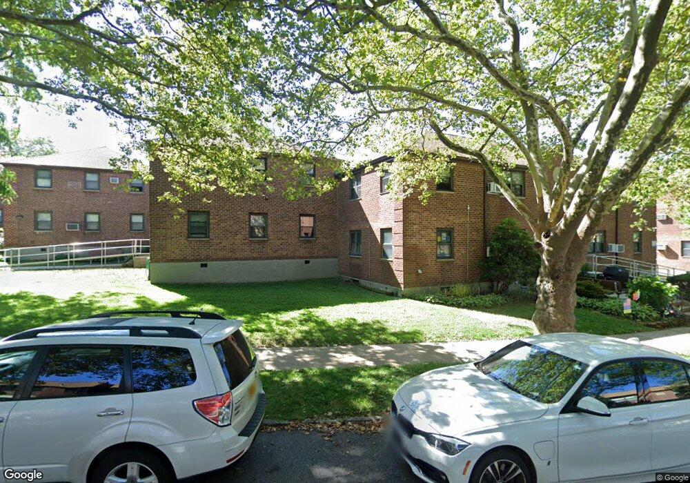 57-72 246th Crescent unit SH673, Douglaston, NY 11362 - photo 1