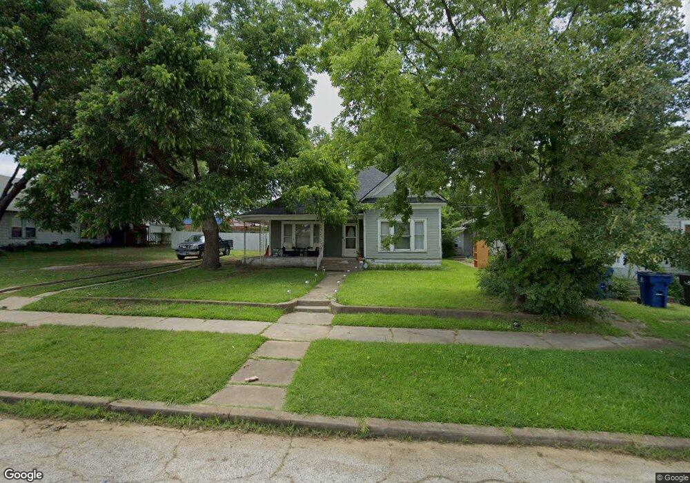 214 W Munson St, Denison, TX 75020 - photo 1