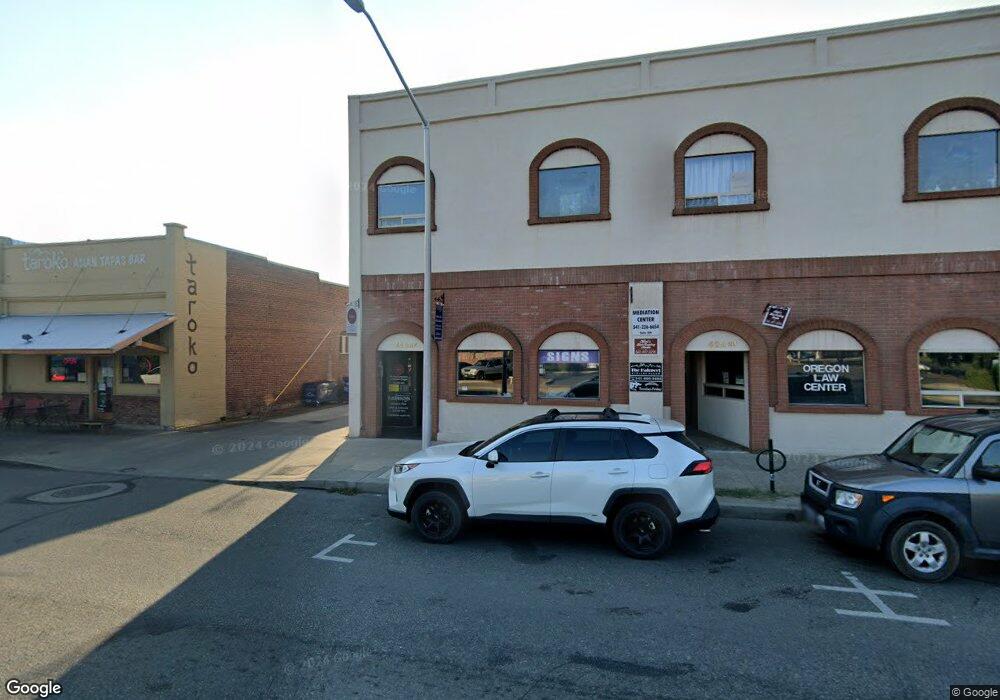 418 NW 6th St, Grants Pass, OR 97526 - photo 1