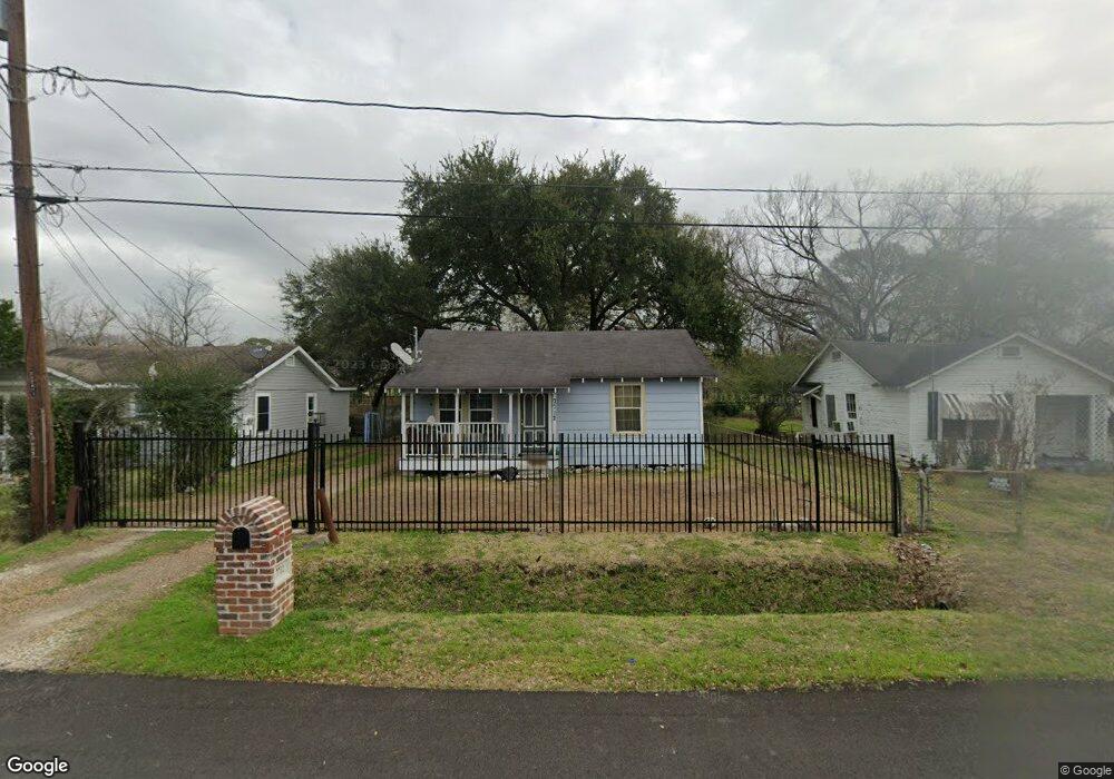 7712 James Franklin St, Houston, TX 77088 - photo 1