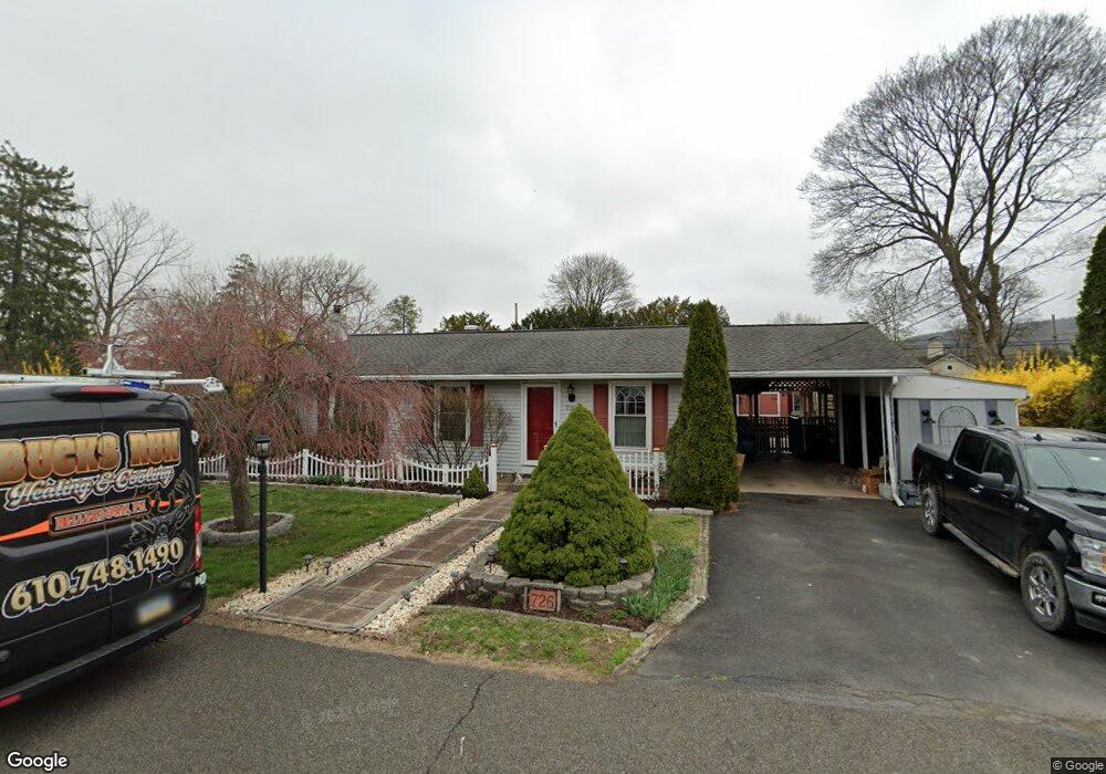 726 Edgewood Rd, Riegelsville, PA 18077 - photo 1