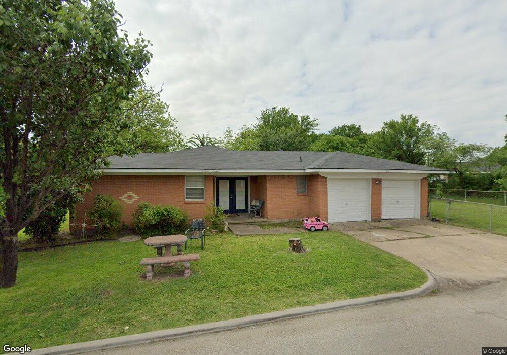 1415 Munn Dr, Ennis, TX 75119 - photo 1