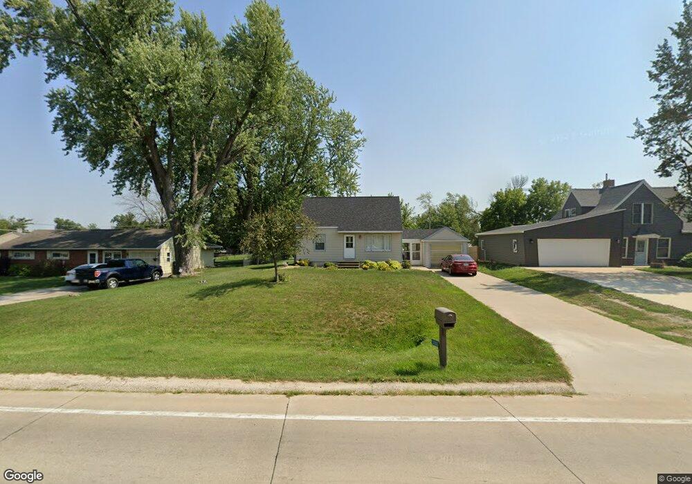 3003 30th Street Dr SE, Cedar Rapids, IA 52403 - photo 1