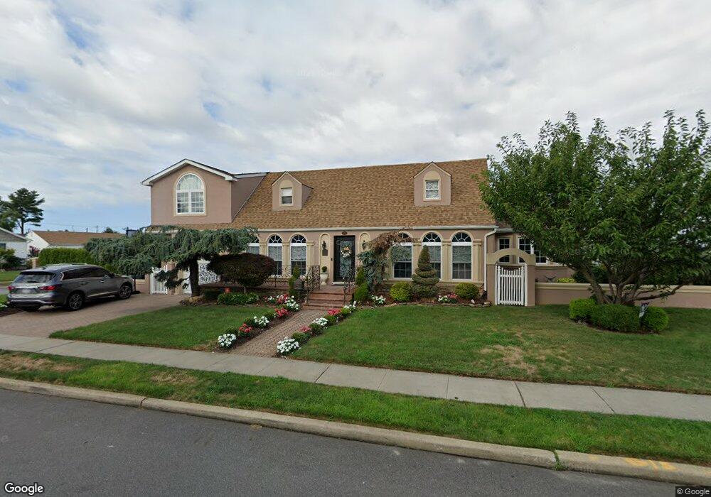 332 Commonwealth St, Franklin Square, NY 11010 - photo 1