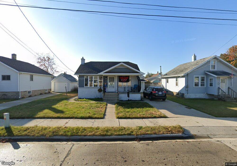 2323 9th Place, Two Rivers, WI 54241 - photo 1