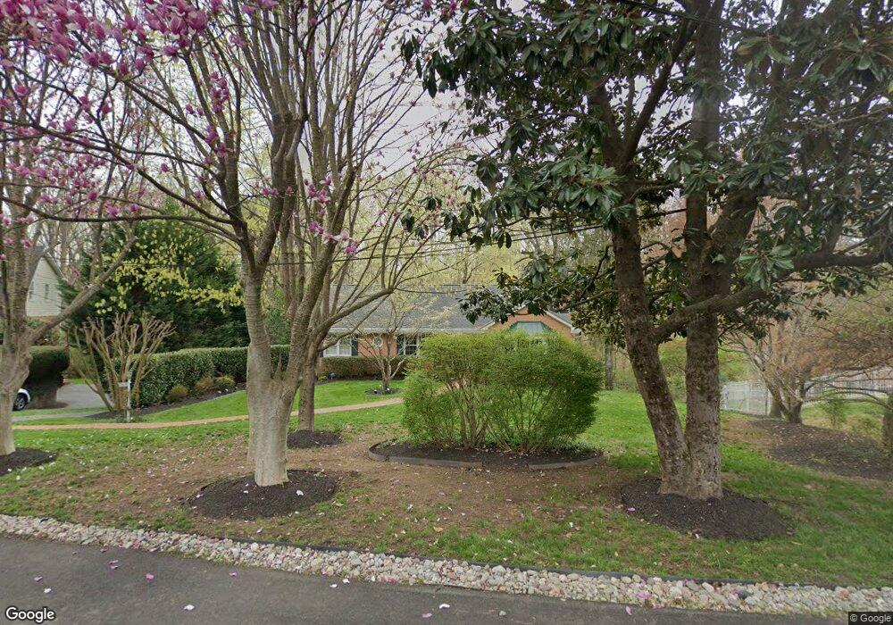 6803 Hampshire Rd, McLean, VA 22101 - photo 1