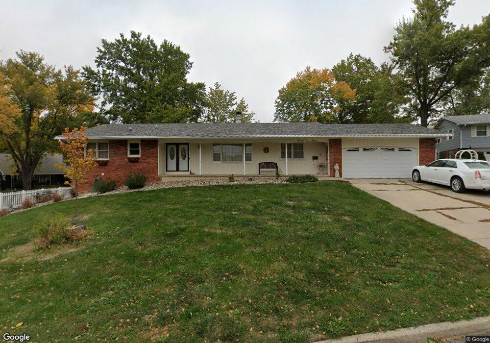 304 W 14th St S, Newton, IA 50208 - photo 1