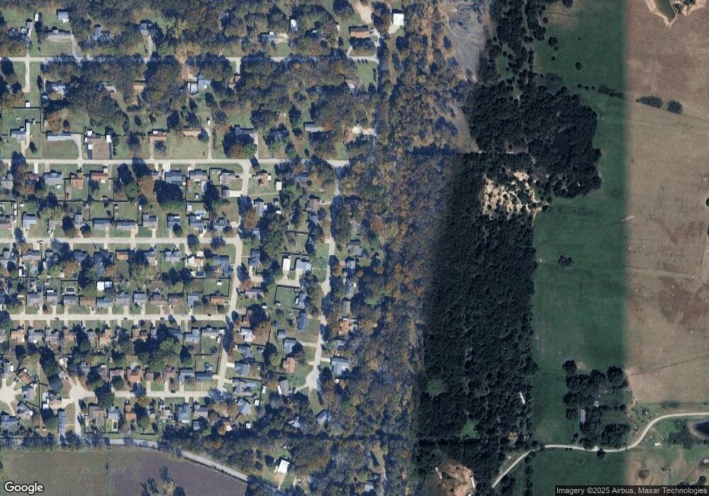 404 Eastwood Cir, Ardmore, OK 73401 - photo 1