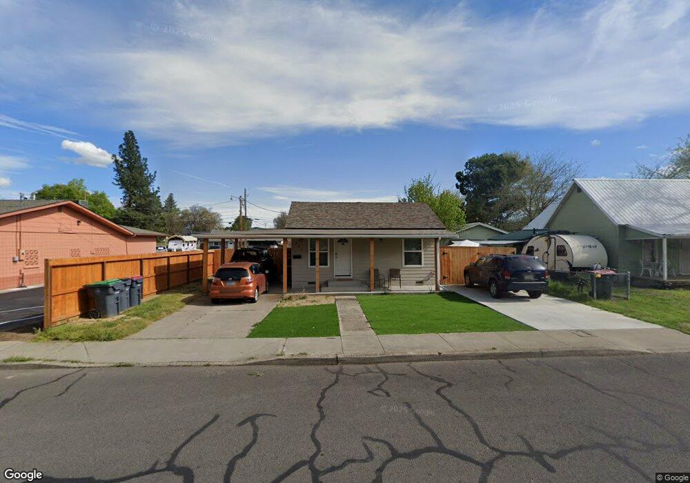 424 Oak St, Central Point, OR 97502 - photo 1