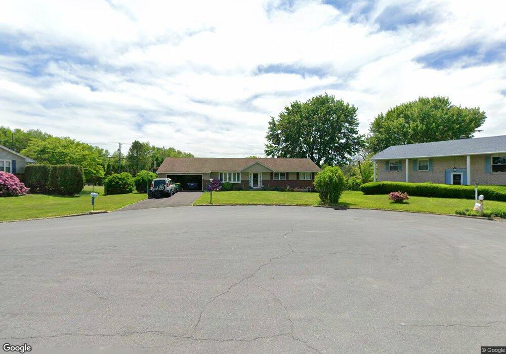 2110 Wisteria Cir, Macungie, PA 18062 - photo 1