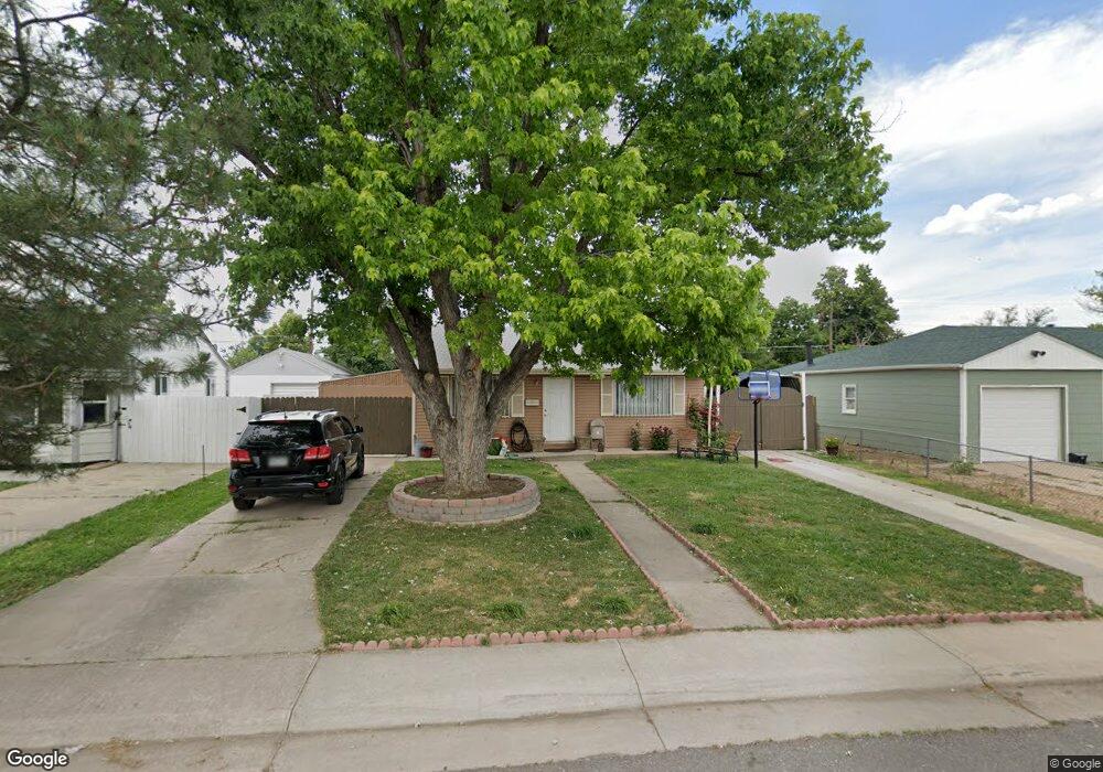 765 Macon St, Aurora, CO 80010 - photo 1