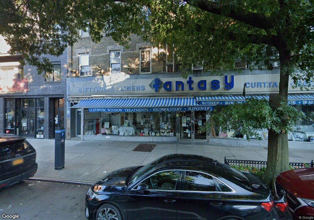 3034 Steinway St, Long Island City, NY 11103 - photo 1