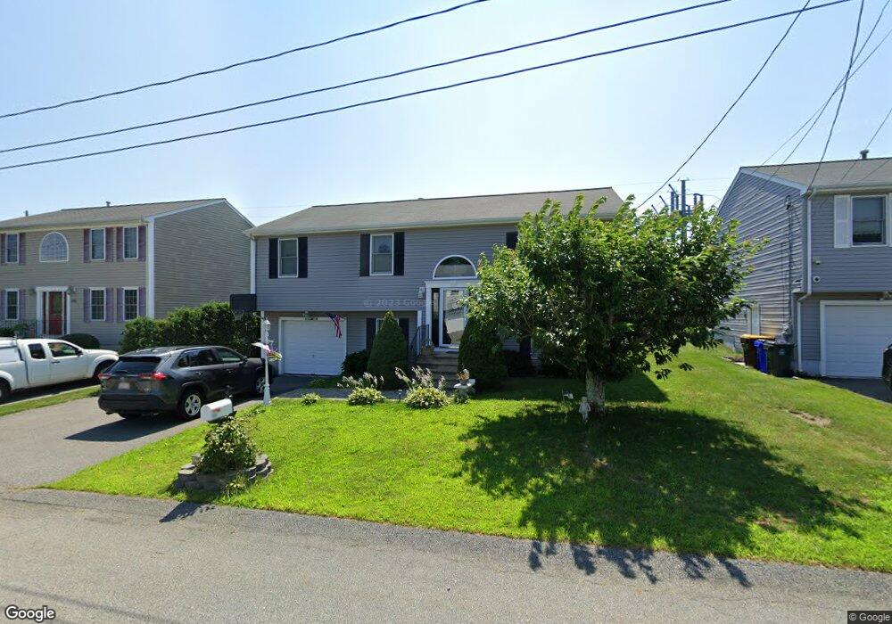 231 Mcmahon St, Fall River, MA 02721 - photo 1