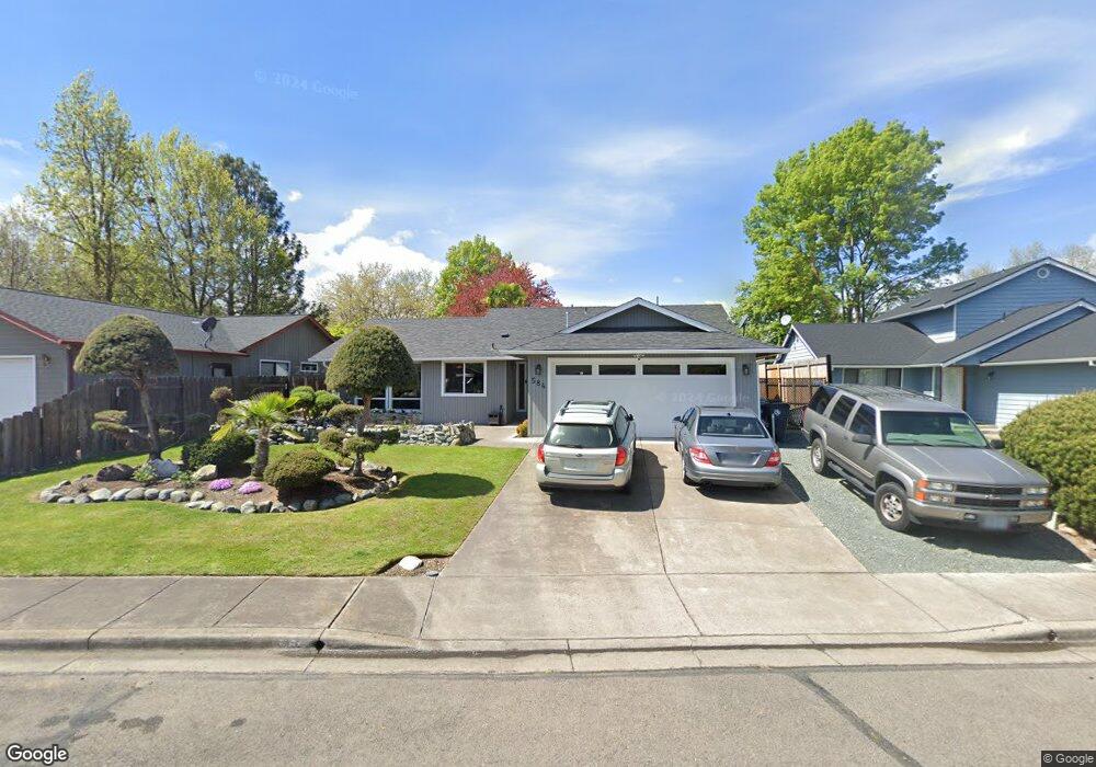 584 Daniel St, Central Point, OR 97502 - photo 1