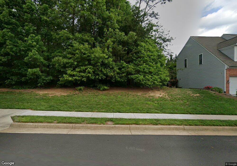 7804 Rose Garden Ln, Springfield, VA 22153 - photo 1