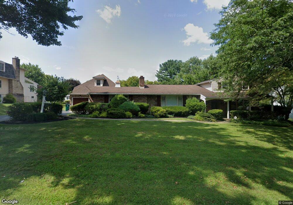 399 Wedgewood Dr, Easton, PA 18045 - photo 1