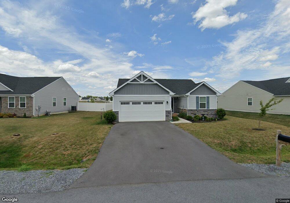 121 Bindweed Ct, Bunker Hill, WV 25413 - photo 1