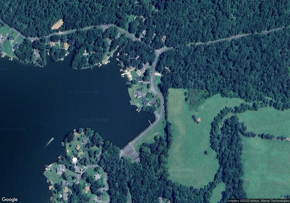 102 S Lakeshore Dr, Louisa, VA 23093 - photo 1