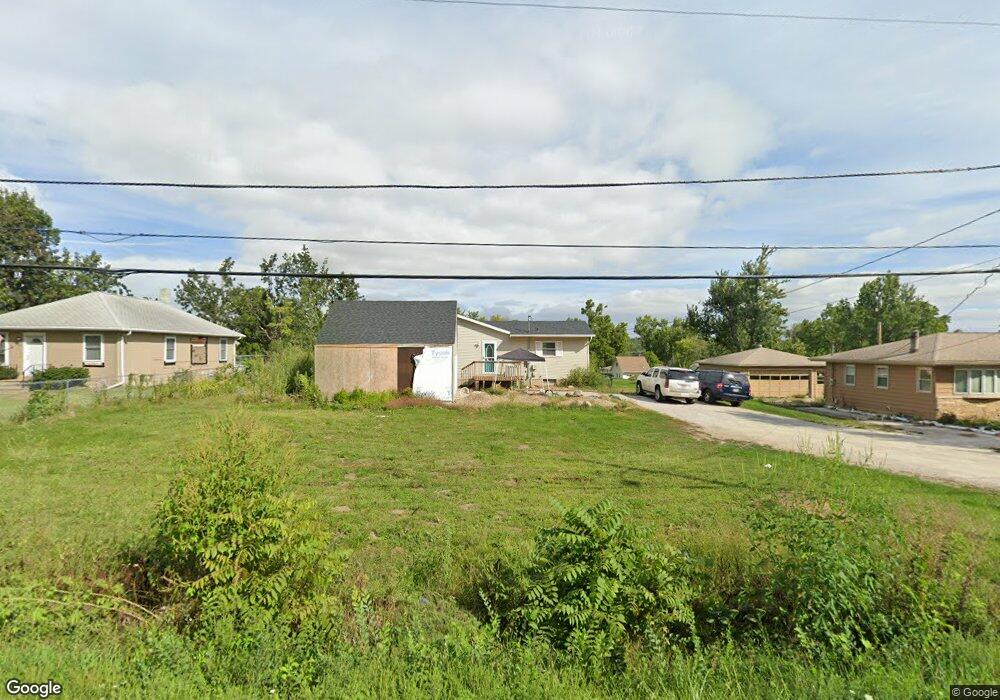 3912 E Ave NW, Cedar Rapids, IA 52405 - photo 1