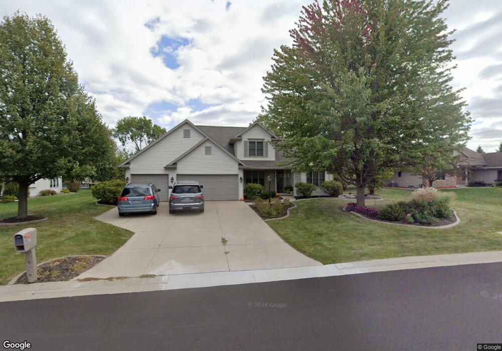 N9214 Hedgerow Dr, Appleton, WI 54915 - photo 1