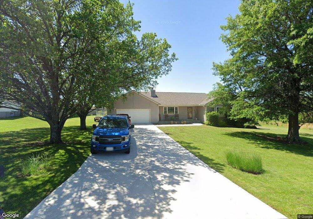 8711 SW 27th St, Topeka, KS 66614 - photo 1