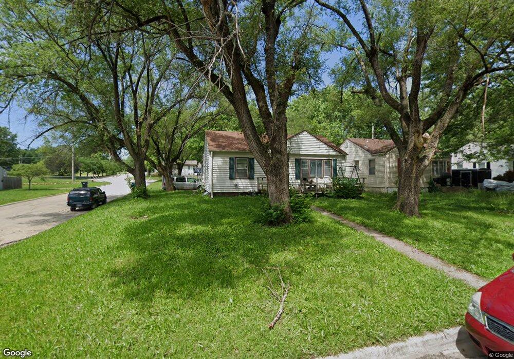 645 SW Vesper Ave, Topeka, KS 66606 - photo 1