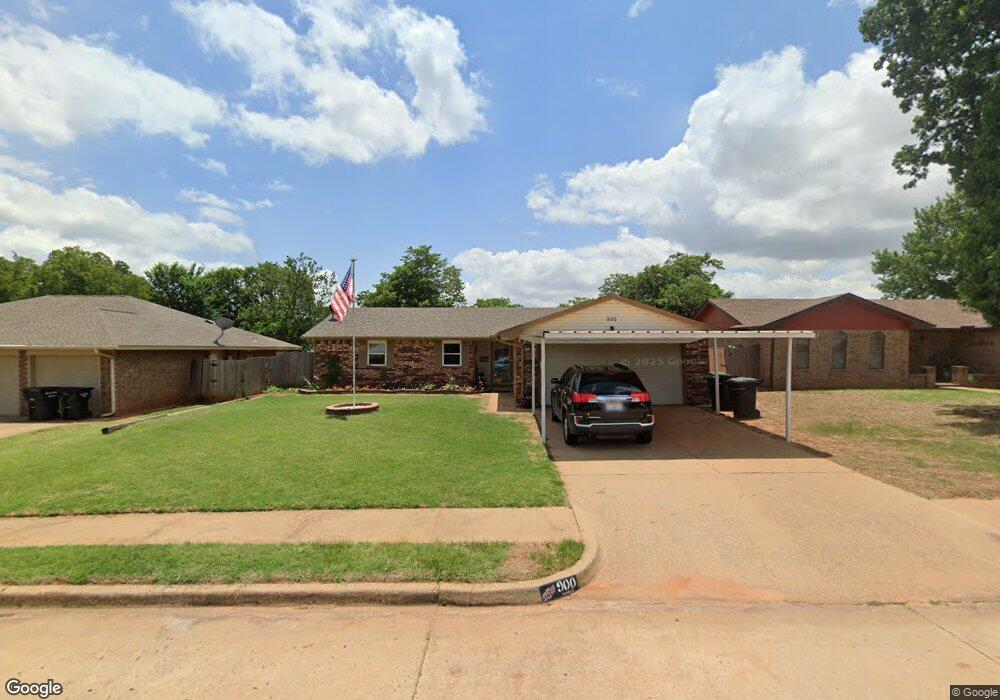 900 E Hills Dr, Moore, OK 73160 - photo 1
