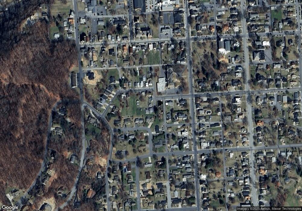 132 Grant St, Bedford, PA 15522 - photo 1