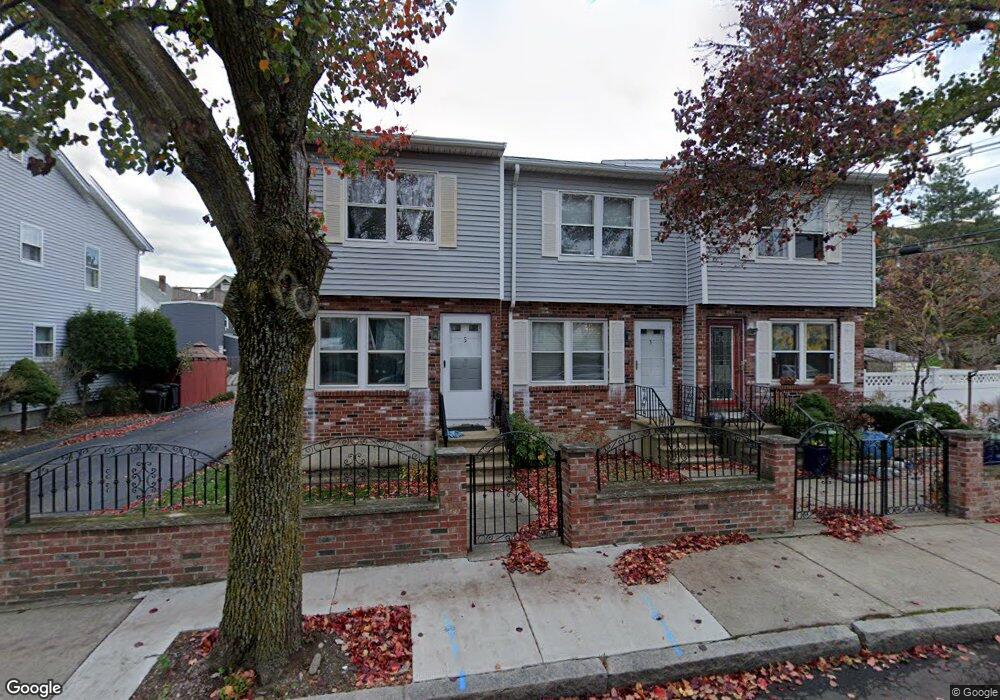 3 Myrtle St unit 3,3, Somerville, MA 02145 - photo 1