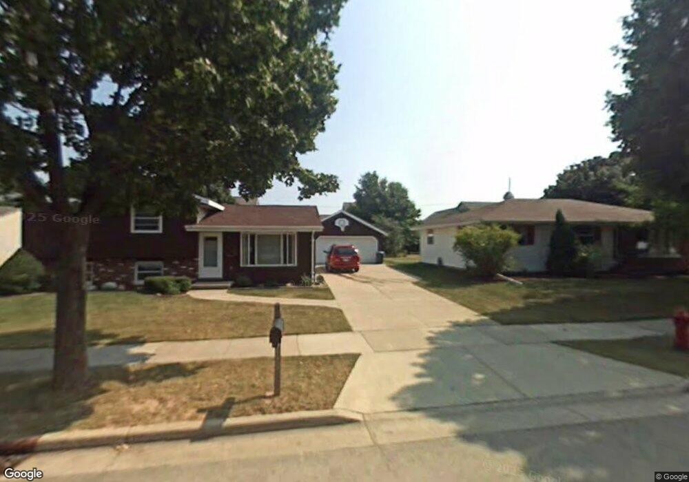 515 Jeffrey St, Combined Locks, WI 54113 - photo 1