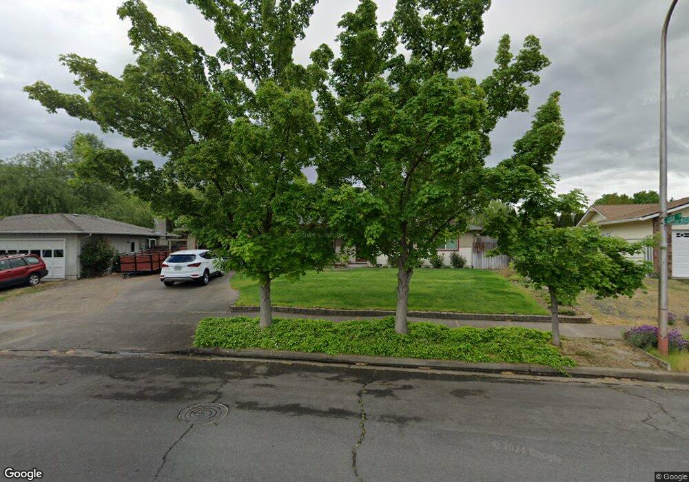 1608 Papago Dr, Medford, OR 97504 - photo 1