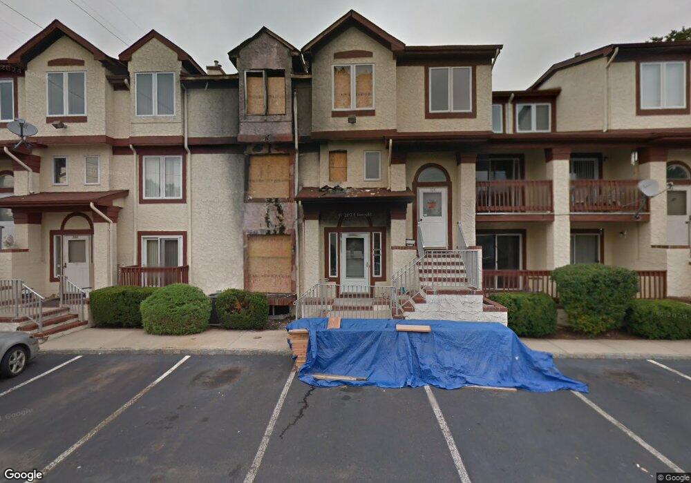 110 Michaels Ct, Woodbridge, NJ 07095 - photo 1