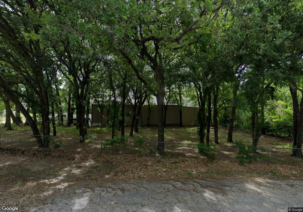 2001 Oakcrest Ct, Azle, TX 76020 - photo 1