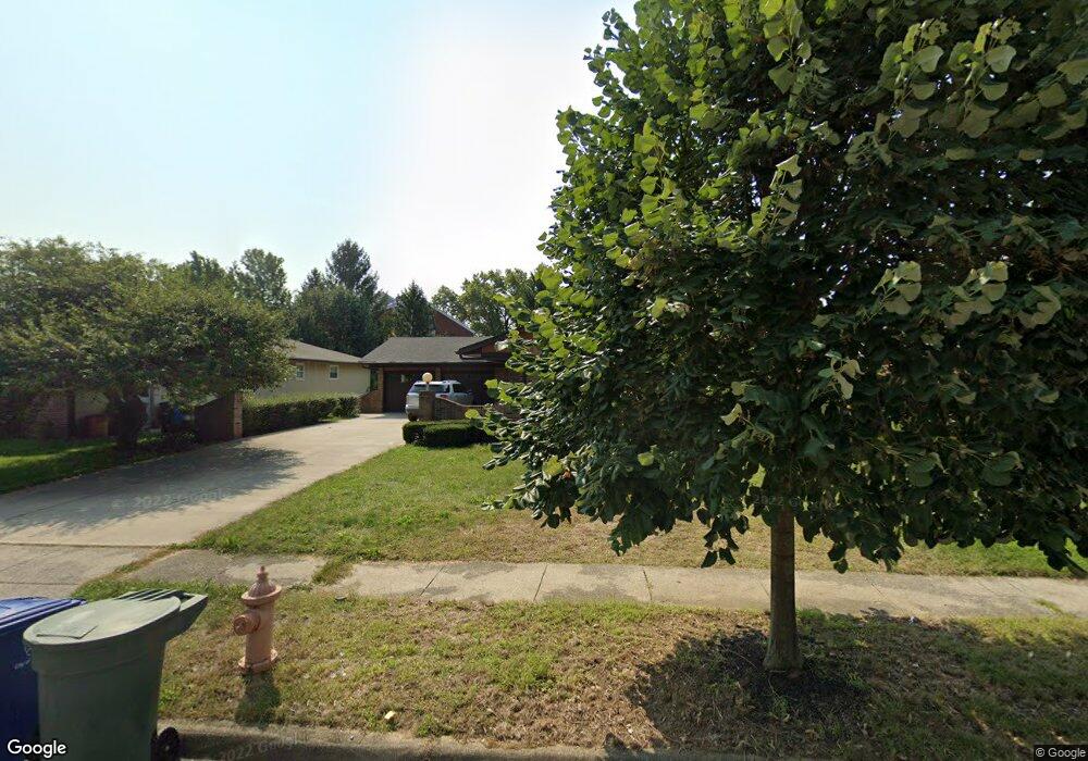 1915 Hampstead Dr, Columbus, OH 43229 - photo 1