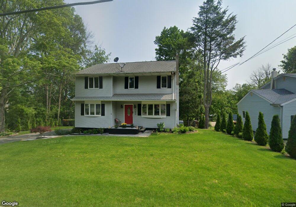 102 Kakeout Rd, Butler, NJ 07405 - photo 1
