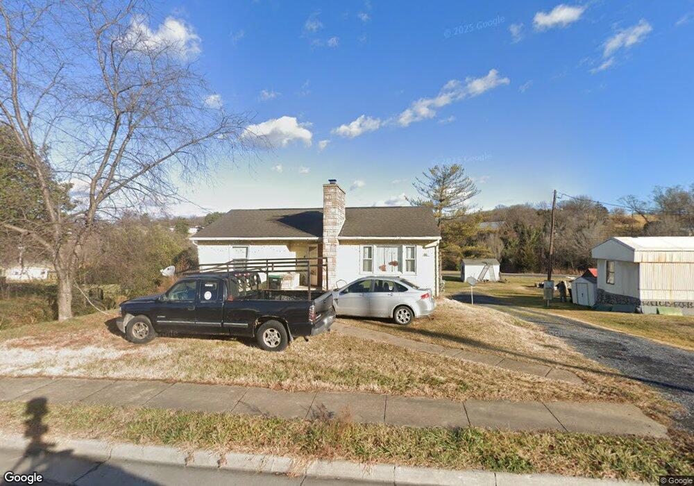 334 W Old Cross Rd, New Market, VA 22844 - photo 1