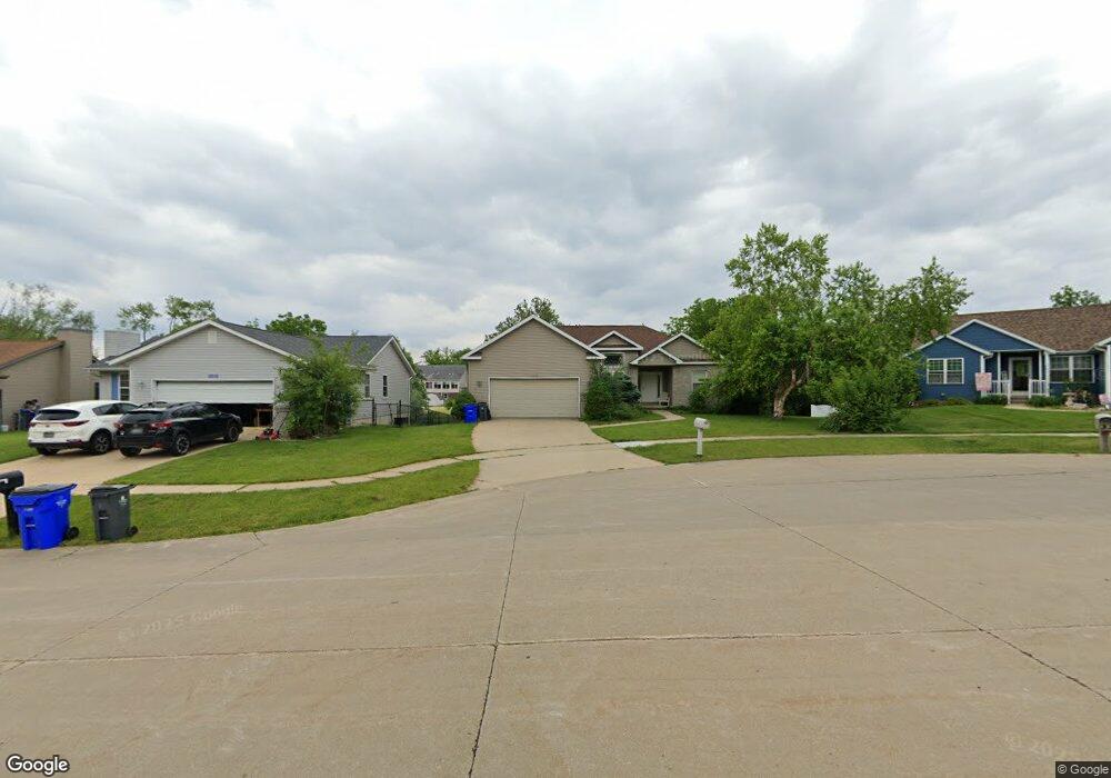 3513 Amanda Ct NW, Cedar Rapids, IA 52405 - photo 1