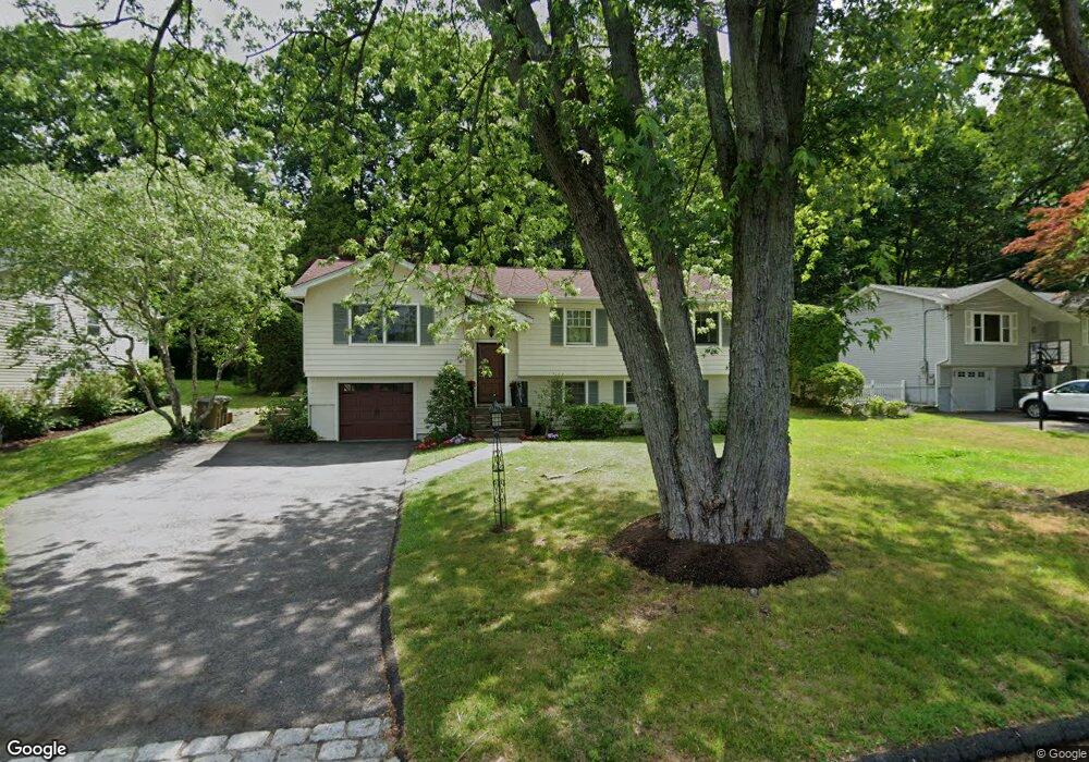 99 Woodridge Dr S, Stamford, CT 06902 - photo 1