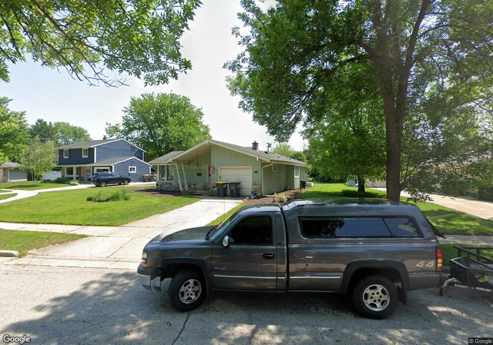 1815 Dewitt Ct, Waukesha, WI 53186 - photo 1