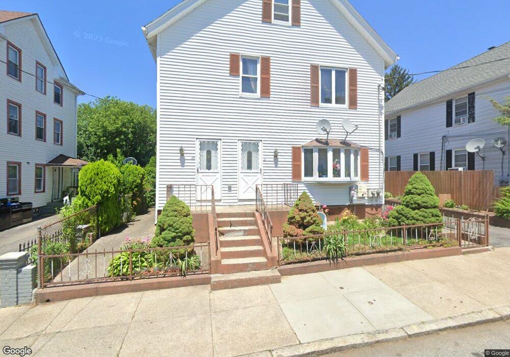 21 Ivy St, Pawtucket, RI 02860 - photo 1